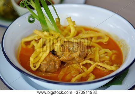 Noodles Or Chicken Curry Noodles ,thai Food