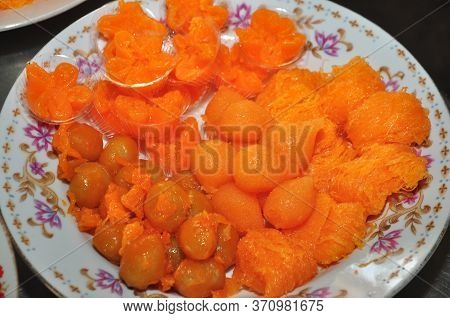 Golden Drops (thong Yot ), Golden Flowers (thong Yip) And Golden Threads (foi Thong ) Is Made From E