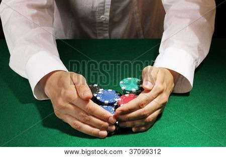 Yeşil masada Poker kazanmak alarak