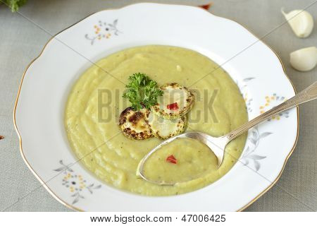 Lækker zucchini fløde suppe