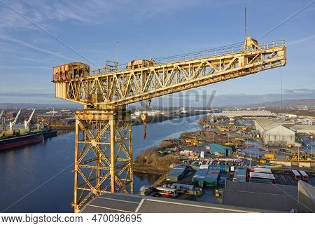 Glasgow, Scotland, Uk, January 28th 2023, Shipbuilding Crane In Historical Clydebank Glasgow Scotlan