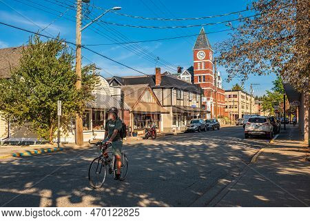 Old City View With Old Buildings On A Sunny Summer Day In Duncan Bc Canada. Real People On A Street