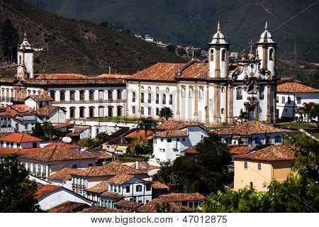 Visning af Unesco World Heritage byen Ouro Preto i Minas Gerais Brasilien