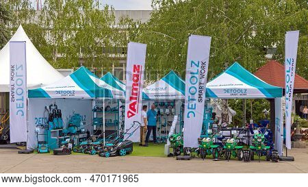 Novi Sad, Serbia - May 23, 2022: Detoolz Tools Almaz Gardening Equipment Tent Stand At Agriculture E
