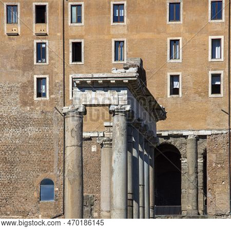Forum Roman, View Of The Ruins Of Several Important Ancient  Buildings, Rome, Italy. Via Sacra, Main