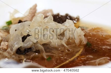 수프 lagman 그린 장식의 클로즈업
