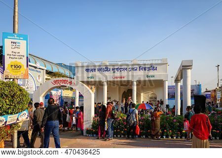 Book Loving People Gathered At International Kolkata Book Fair, One Of The Largest Book Fair In The 