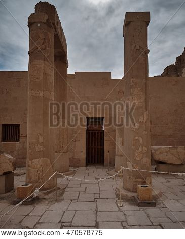 Deir El-bahari, Luxor, Egypt. Polish-egyptian Archaeological And Conservation Mission Of The Mortuar