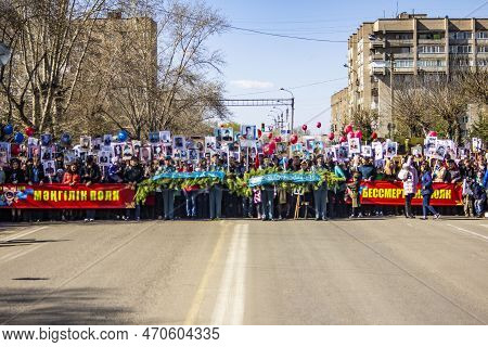 Petropavlovsk May 9, 2018: Residents In Memorable Procession 