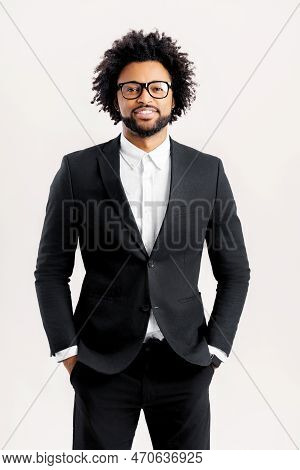 Portrait Of Inteligente Handsome African-american Businessman In Formal Wear And Stylish Eyeglasses 