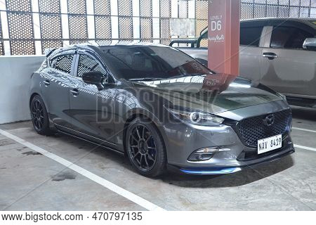 Paranaque, Ph - Nov 19 - Mazda 3 Hatchback At Tastefully Built Car Meet On November 19, 2022 In Para