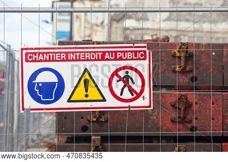 Placard Stating In French 
