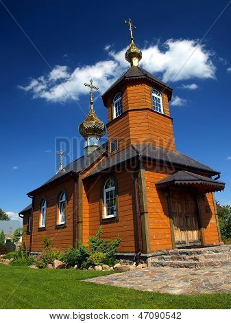 Maleriske træ ortodokse kirke i landsbyen Kostomloty i det østlige Polen