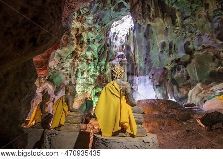 Thailand Prachuap Bang Saphan Ma Rong Cave