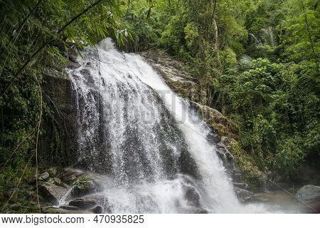 Thailand Prachuap Bang Saphan Sai Khu Waterfall