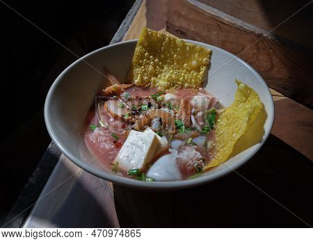 Yentafo Egg Noodles Soup With Pink Sauce And Fish Balls, Shrimp, Fresh Squid, Fresh Squid, Pickled S