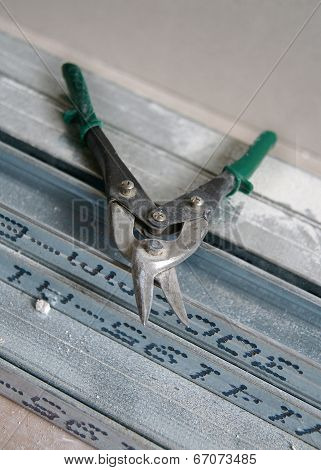 Scissors for metal cutting