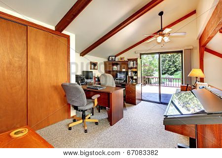 Loft Office Room With Walkout Deck
