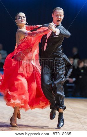 Minsk, Belarus-february 15, 2015: Kolodieiev Yurii And Goncharova Kseniya From Serbia Performs Adult