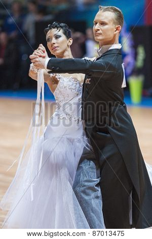 Minsk, Belarus-february 15, 2015: Kazyra Artsem And Veslova Anastasiya From Belarus Performs Adult S