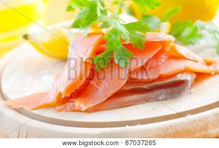 bread with salmon