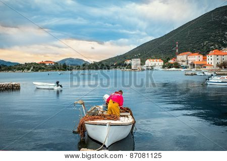 Fisherman prepairing for hunting