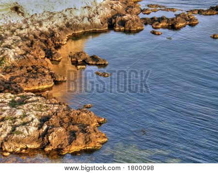 美しい海岸。西部のクリミア自治共和国。