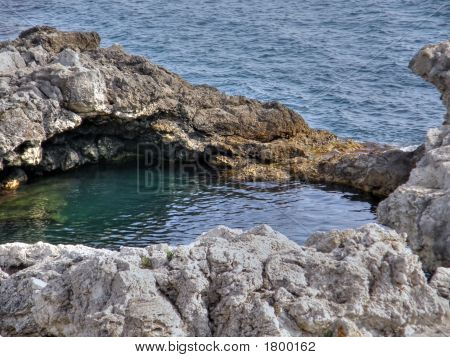美しい海岸。西部のクリミア自治共和国。