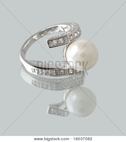 Ring met parel