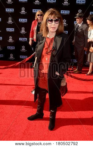 LOS ANGELES - APR 6:  Lee Grant at the 2017 TCM Classic Film Festival Opening Night Red Carpet at the TCL Chinese Theater IMAX on April 6, 2017 in Los Angeles, CA