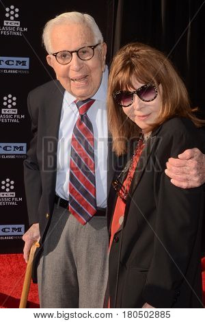 LOS ANGELES - APR 6:  Walter Mirisch, Lee Grant at the 2017 TCM Classic Film Festival Opening Night Red Carpet at the TCL Chinese Theater IMAX on April 6, 2017 in Los Angeles, CA
