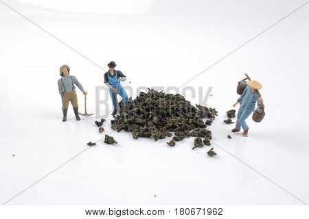 the mini ature worker work with tea