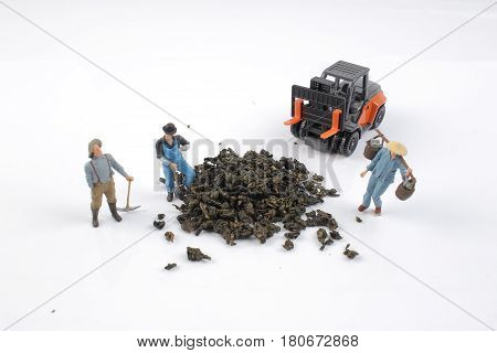 the mini ature worker work with tea