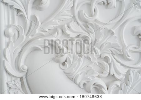 Luxury white wall design bas-relief with stucco mouldings roccoco element.