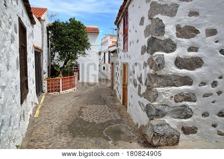 AGULO, LA GOMERA, SPAIN: Cobbled street with traditional houses