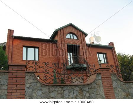 A yeni inşa, çağdaş kırmızı-Brick House