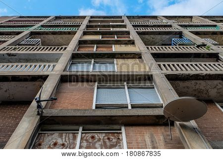 Abandoned boarded up flats, Park Hill, Sheffield, South Yorkshire, England, UK