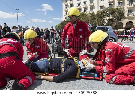 First Aid, Victim Liberation In An Car Accident