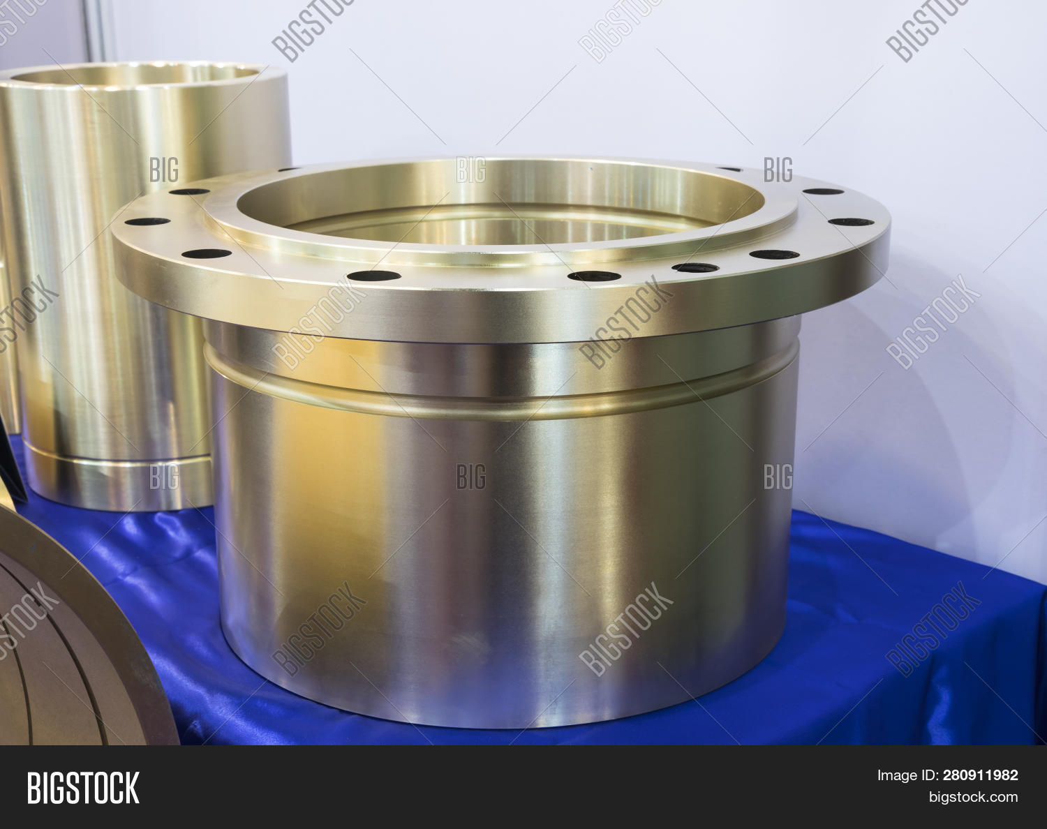 литье механическая обработка. поковка металлическая отливка. литье механическая обработка. литье механическая обработка. центробежное литье чугуна.