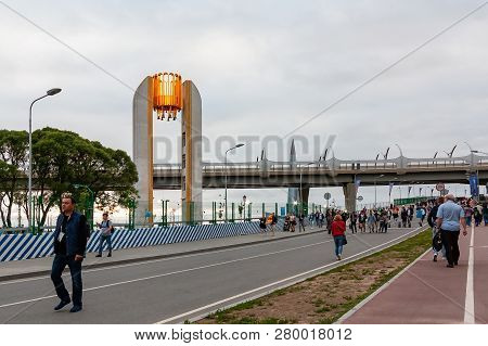 St. Petersburg, Russia - July 10, 2018: Carillon With An Arched Bell Tower On The Yacht Bridge Again