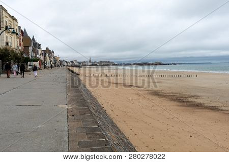 Saint-malo, France - September 12, 2018: View Of Beach And Old Town Of Saint-malo. Brittany, France