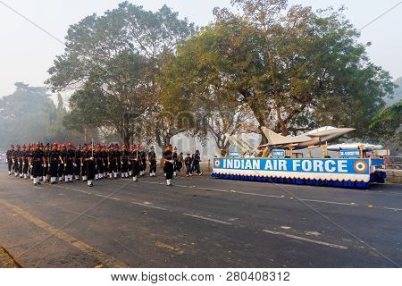 Red Road, Kolkata, West Bengal / India - 21st January 2018 : Indian Air Force Displaying Chinook Hel
