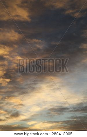 Colors And Lights Of The Sun Reise On The Sky
