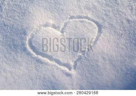Figure Of Eight Written In The Snow In The Painted Hearttexture