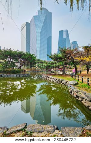SEOUL, SOUTH KOREA - APRIL 8, 2017: Yeouido Park public park pond with in Seoul, Korea