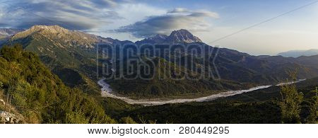 The National Park Of Tzoumerka,peristeri & Arachthos Gorge,is An Open Land Area Of About 820 Km2,loc