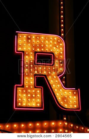 Vintage R signe