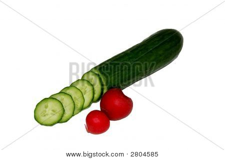 Grüne Cocumber mit zwei Radieschen