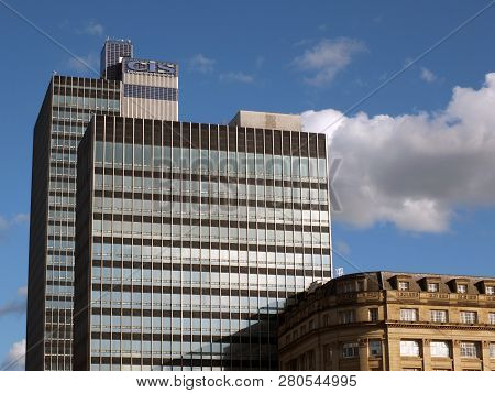 Manchester, England - 12 September 2018: The Cis Tower In Manchester Is An Office Skyscraper Built I