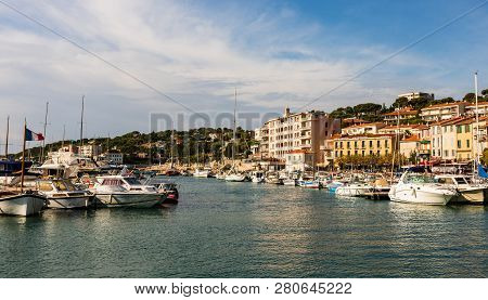 Cassis, France - 2019.colorful Traditional Houses On The Promenade In The Port Of Cassis Town, Prove